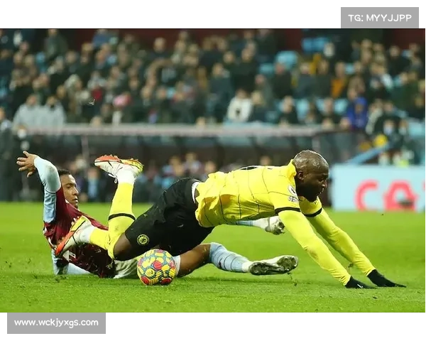 小卢卡斯替补登场对巴黎比赛的战术影响与未来发展潜力分析